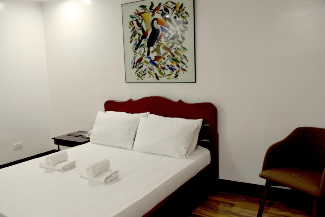 Isla De Oro Hotel Mamburao ภายนอก รูปภาพ