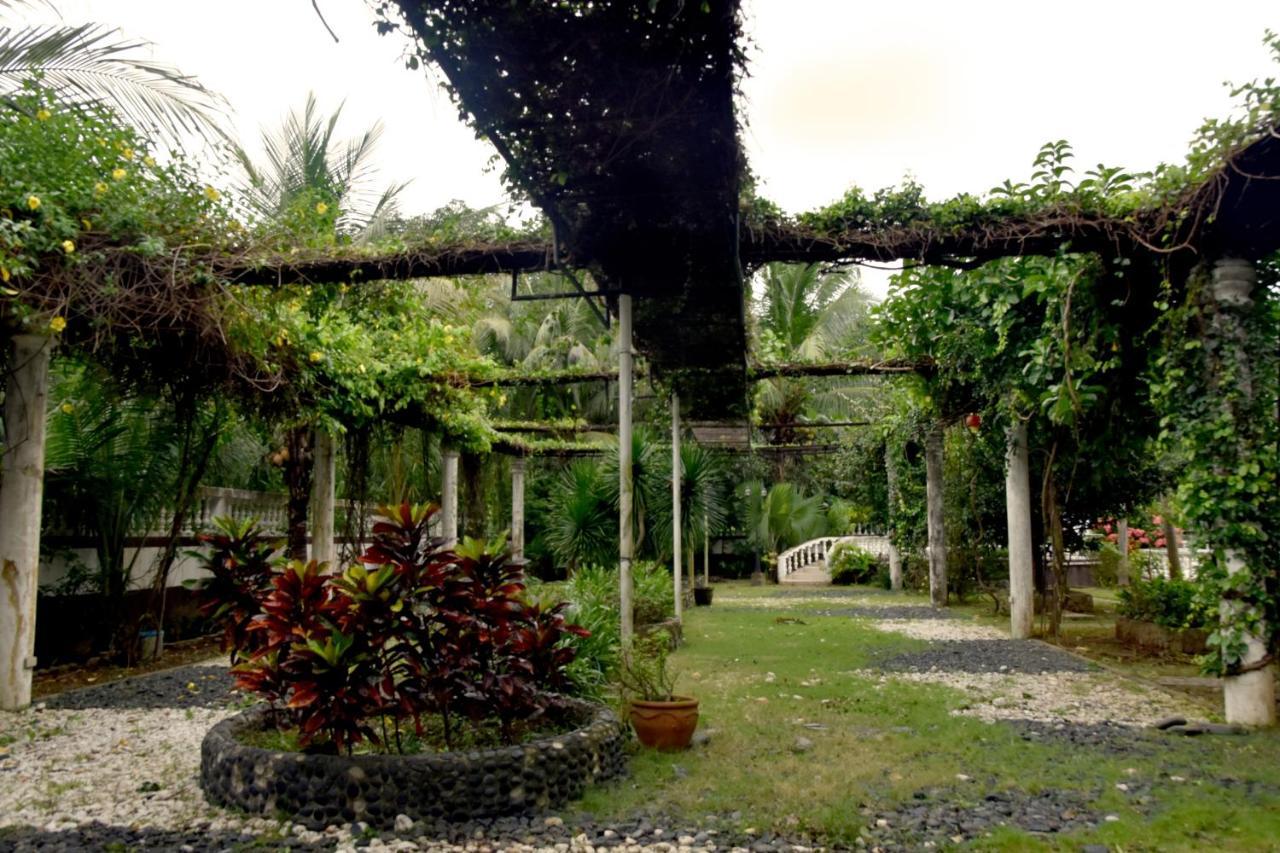 Isla De Oro Hotel Mamburao ภายนอก รูปภาพ