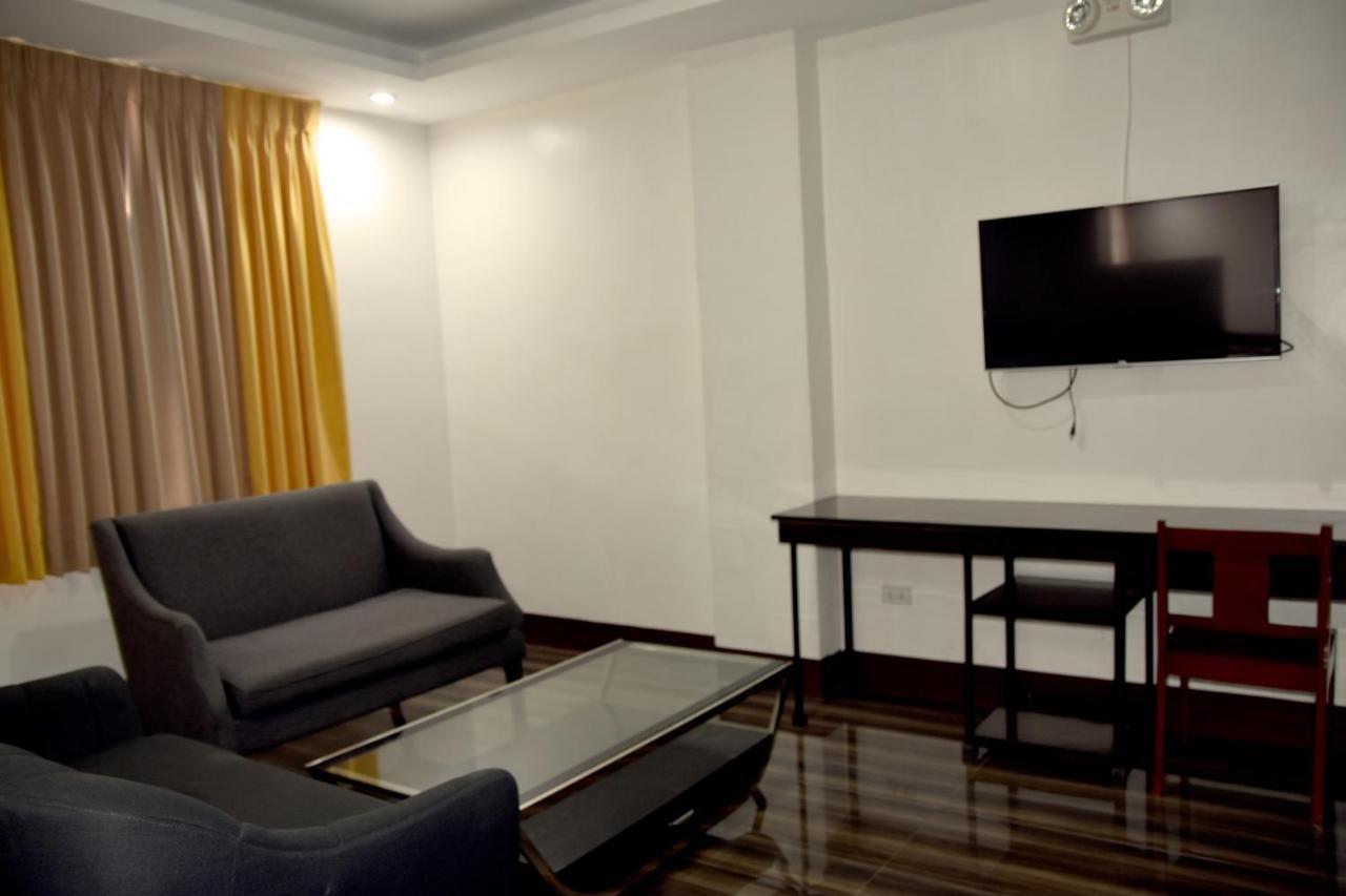 Isla De Oro Hotel Mamburao ภายนอก รูปภาพ
