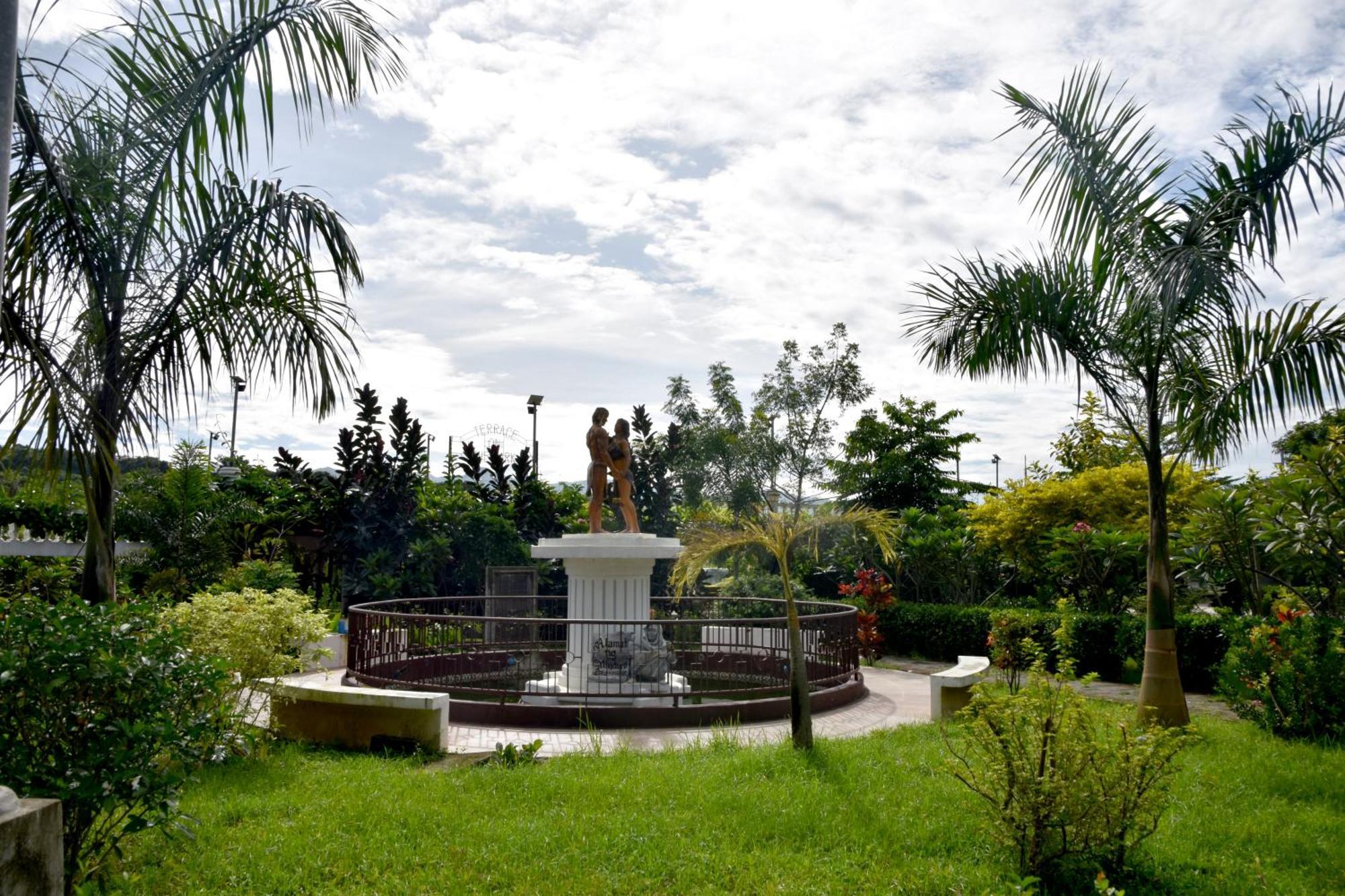 Isla De Oro Hotel Mamburao ภายนอก รูปภาพ