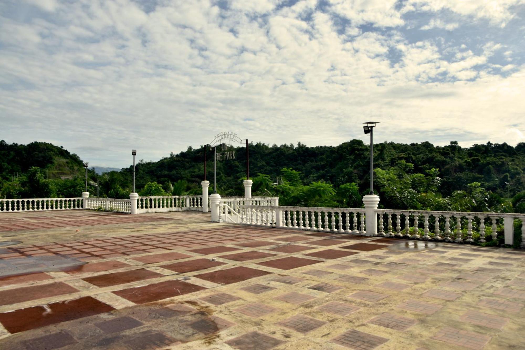 Isla De Oro Hotel Mamburao ภายนอก รูปภาพ