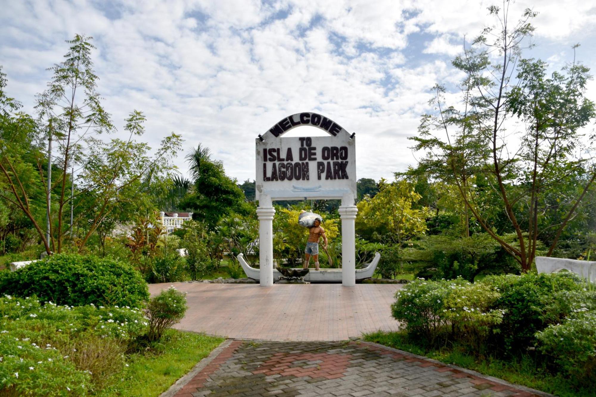 Isla De Oro Hotel Mamburao ภายนอก รูปภาพ