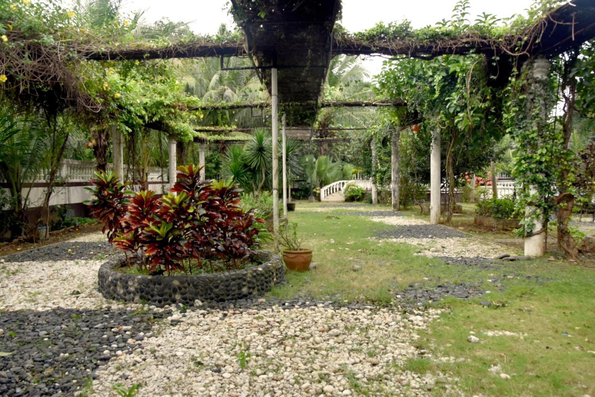 Isla De Oro Hotel Mamburao ภายนอก รูปภาพ