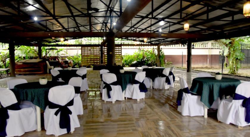 Isla De Oro Hotel Mamburao ภายนอก รูปภาพ